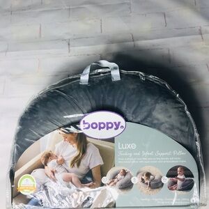 New: Boppy Luxe Feeding and Infant Support Pillow - Gray LION 🦁